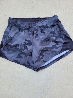 Athletic Works Women's Black & Gray Camo Athletic Shorts